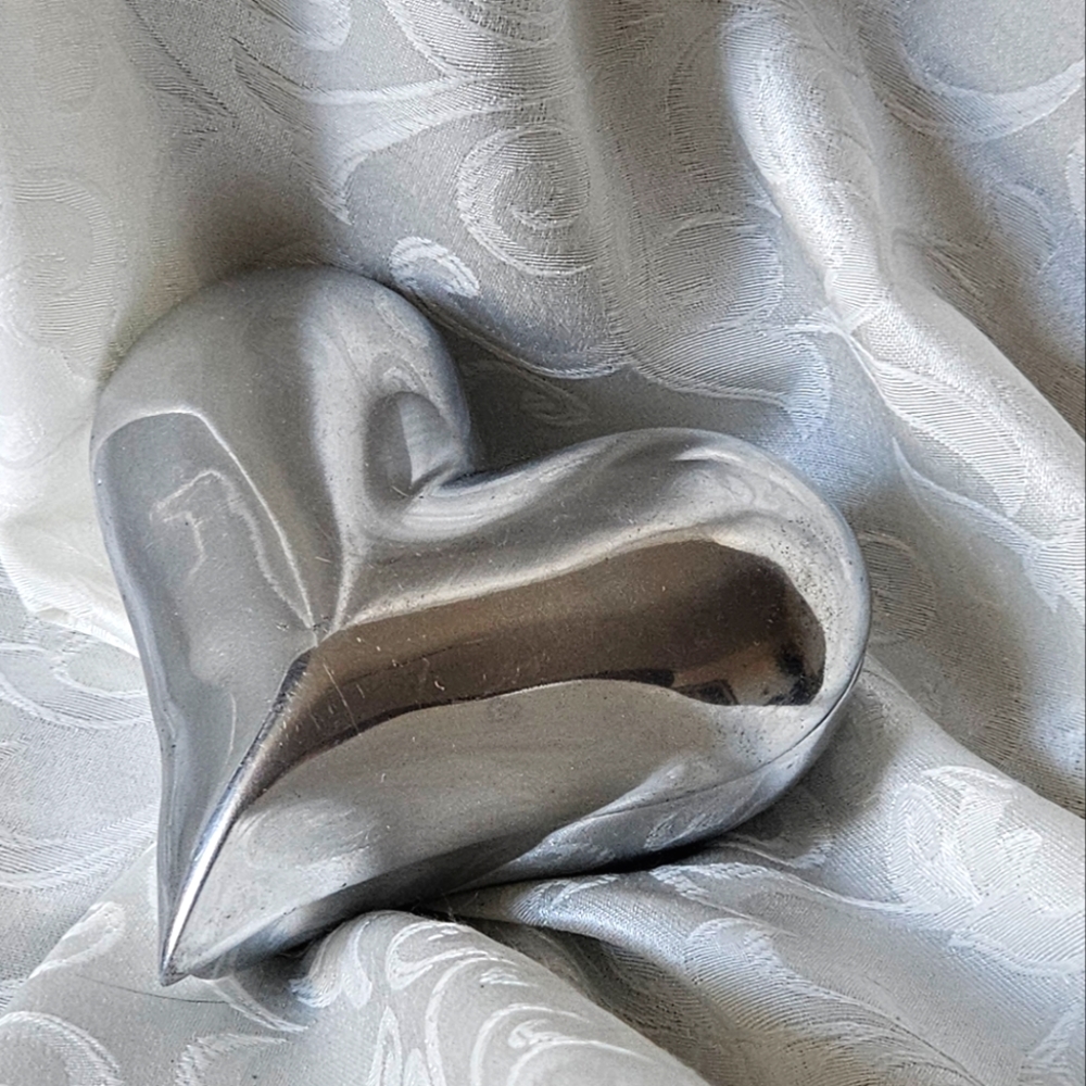 Silver Brushed Pewter ? Heart Shaped Trinket Jewelry Box